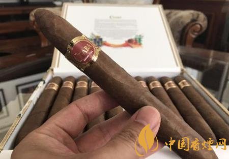庫阿巴杰出雪茄圖片及口感品析 適合老茄客的一款雪茄！